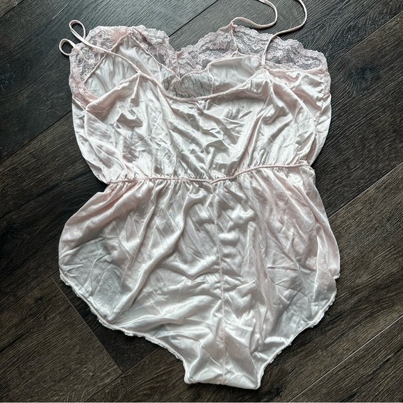Vintage California Dream nightie lingerie Elegant Pink Lace Trim Satin Camisole - Picture 4 of 8